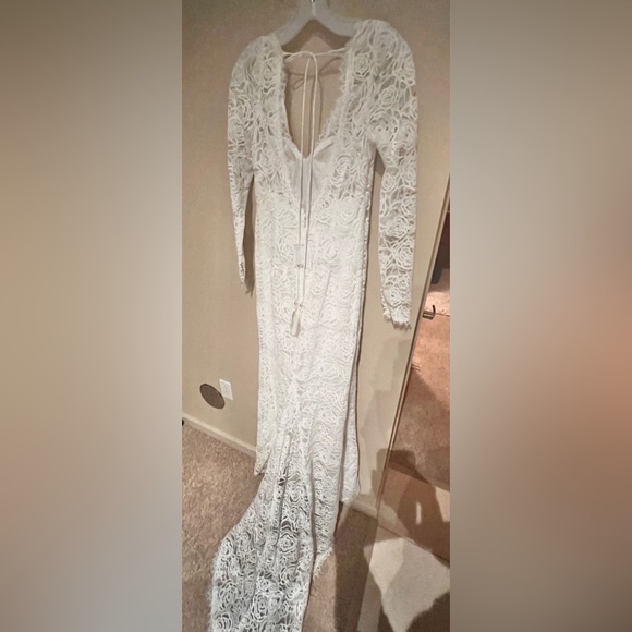 Bride gown - size 10 - DB Studio - Picture 4 of 4